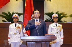 Presidente del Parlamento vietnamita recibe felicitación de su homólogo cubano