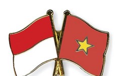 Dirigentes de Vietnam felicitan a Indonesia por el Día Nacional