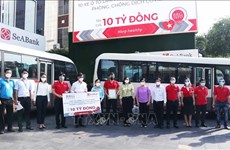 Ciudad Ho Chi Minh recibe donación de equipos médicos para el control del COVID-19