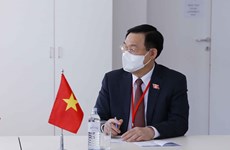 Máximo dirigente del Parlamento vietnamita busca apoyo de empresas europeas