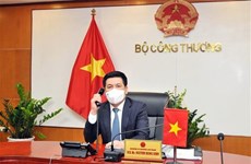 Vietnam y EE.UU. discuten sobre cooperación económica y comercial 
