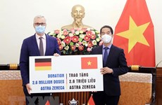 Vietnam recibe 2,6 millones de dosis de vacuna contra COVID-19 donadas por Alemania