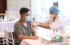 Conductores de vehículos deben estar vacunados para ingresar a Hanoi