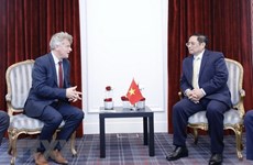 Primer ministro de Vietnam se reúne con secretario nacional del Partido Comunista Francés