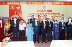 Presidente del Parlamento comparte alegría con hanoyenses en Festival de Gran Unidad Nacional 