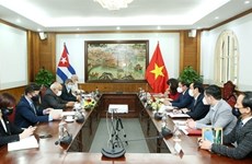 Vietnam y Cuba agilizan cooperación en cultura, deportes y turismo 