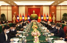 Viaje de dirigente parlamentario laosiano a Vietnam contribuye al fomento de nexos especiales bilaterales