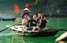 Respaldan a 13 mil guías turísticos de Vietnam afectados por el COVID-19
