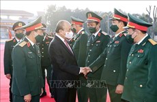 Presidente vietnamita visita el Comando de la Región Militar IV