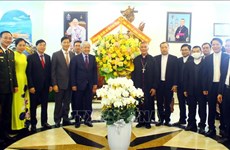 Presidente del Frente de la Patria de Vietnam felicita la Navidad a creyentes cristianos