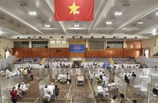 Exhortan en Vietnam a acelerar vacunación contra COVID-19 a grupos de riesgo