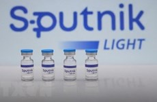 Recibe Vietnam 100 mil dosis de vacuna Sputnik Light donadas por Rusia