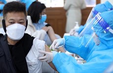 Vietnam entre países con mayor cobertura de vacunación en mundo, según vicepremier