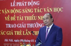 Destacan papel de escritores vietnamitas en la construcción y defensa nacional