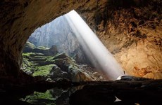 Tour a cueva Son Doong capta atención especial de turistas en Vietnam