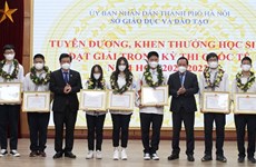 Hanoi honra a estudiantes ganadores de premios internacionales