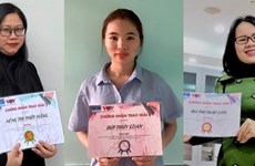 Premian a ganadores del concurso de reportajes sobre violencia de género en Vietnam