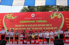 Cruz Roja de Vietnam presta asistencia a necesitados en ocasión del Tet