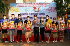 Ciudad Ho Chi Minh comparte alegría del Tet con trabajadores desfavorecidos y estudiantes extranjeros