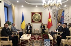 Vietnam y Ucrania fomentan cooperación bilateral