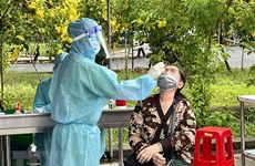 Reducen casos diarios del COVID-19 en Vietnam