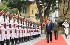 Premier vietnamita felicita a fuerzas de Seguridad Pública Popular por el Tet
