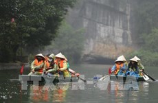 Complejo turístico Trang An recibe a miles de turistas en el día de reapertura