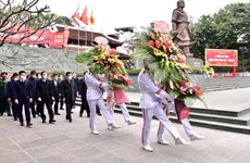Dirigente de Hanoi rinde homenaje al rey Quang Trung 