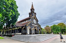 Catedral de Kon Tum, obra maestra de madera