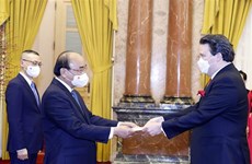 Presidente de Vietnam recibe a nuevos embajadores de México y Estados Unidos 