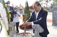 Presidente vietnamita rinde homenaje póstumo al exdirigente Huynh Thuc Khang