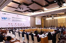 Foro empresarial propone medidas para crecimiento económico de Vietnam