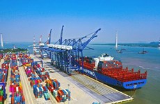 Volumen de mercancías a través de puertos marítimos vietnamitas creció siete por ciento