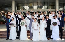 Organizan boda especial de médicos vietnamitas en medio del COVID-19