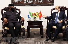 Presidente de Sierra Leona comienza visita oficial a Vietnam