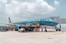 Vietnam Airlines transporta a primeros turistas extranjeros al país