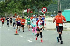 Miles de corredores compiten en Maratón Internacional de Da Nang 2022
