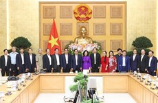 Primer ministro de Vietnam pide una mejor atención a los ancianos
