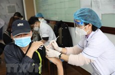 Administra Vietnam tercera dosis de vacuna de AstraZeneca a personas con dosis básica de ARNm