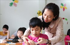 Vietnam une manos por niños con autismo