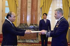 Presidente de Vietnam recibe a nuevos embajadores de Belarús y Egipto