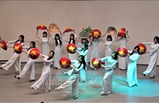 Alta participación de jóvenes vietnamitas en Rusia en concurso "Melodías juveniles"