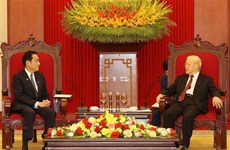 Máximo dirigente partidista de Vietnam recibe a primer ministro de Japón