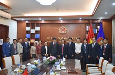 Vietnam y Laos intensifican sin cesar cooperación en educación 
