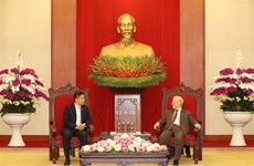 Máximo dirigente partidista de Vietnam recibe a presidente de Parlamento de Singapur 