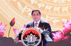 Premier vietnamita asiste al aniversario 65 de visita del Presidente Ho Chi Minh a Ha Tinh  	
