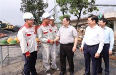 Premier vietnamita insta a garantizar atención a aspiraciones de trabajadores