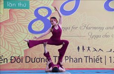 Celebran en múltiples localidades vietnamitas Día Internacional del Yoga