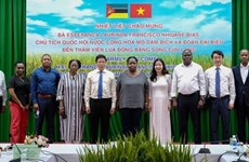 Presidenta parlamentaria de Mozambique visita Instituto de Investigación del Arroz del Delta del Mekong