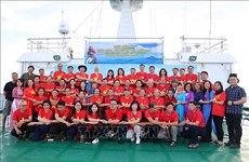 Vietnamitas en extranjero expresan patriotismo hacia mar e islas del país 
